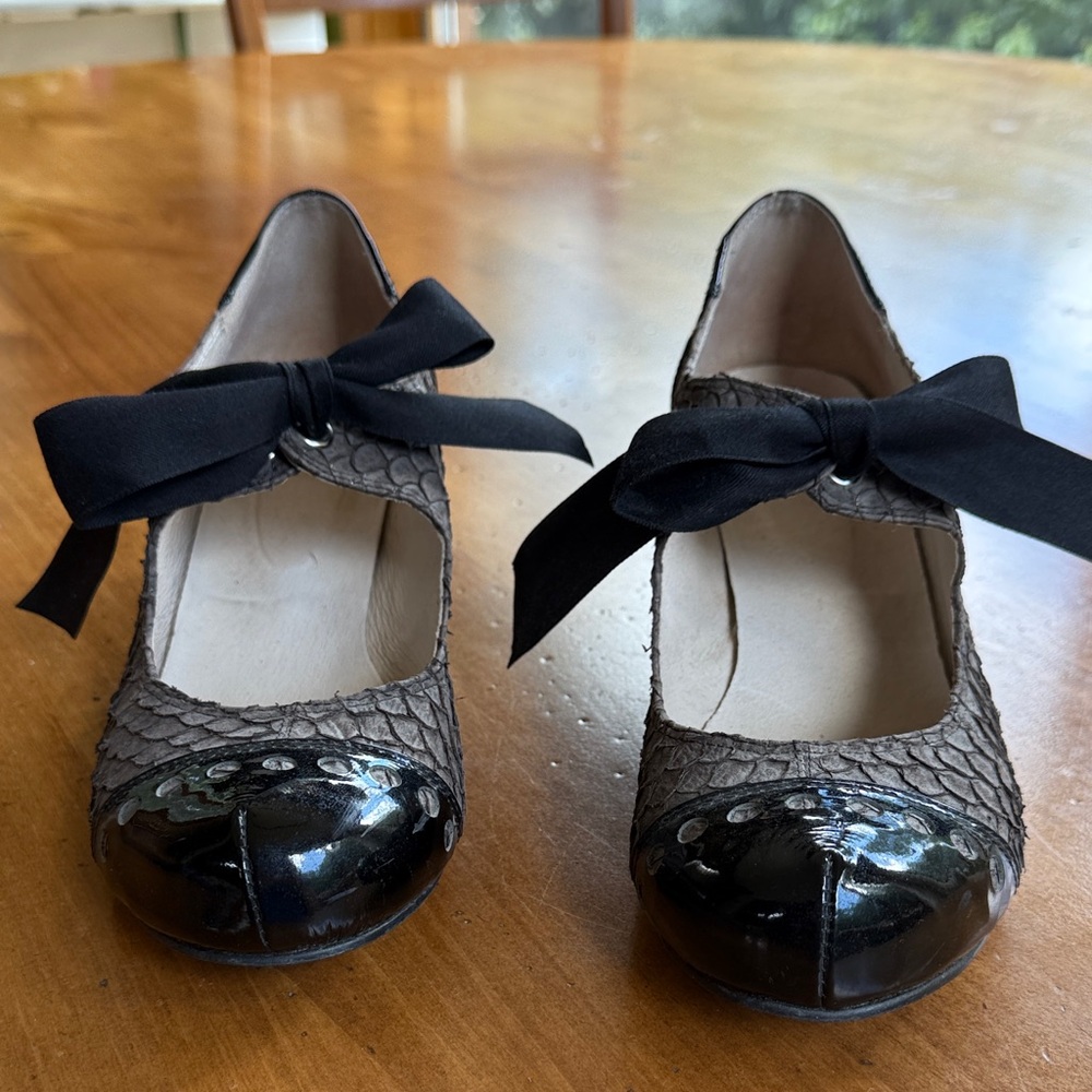 Chic Black and Brown Women's Heels with Bow